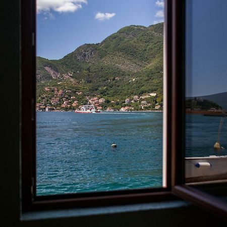 Romeo And Juliet Apartments Tivat Exterior foto