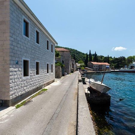 Romeo And Juliet Apartments Tivat Exterior foto