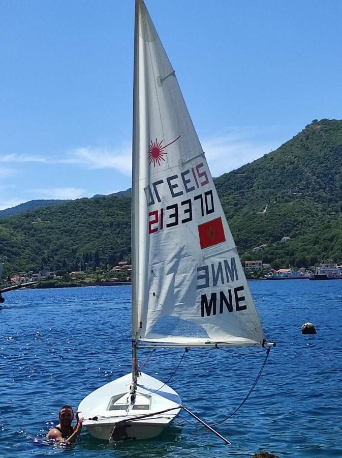 Romeo And Juliet Apartments Tivat Exterior foto