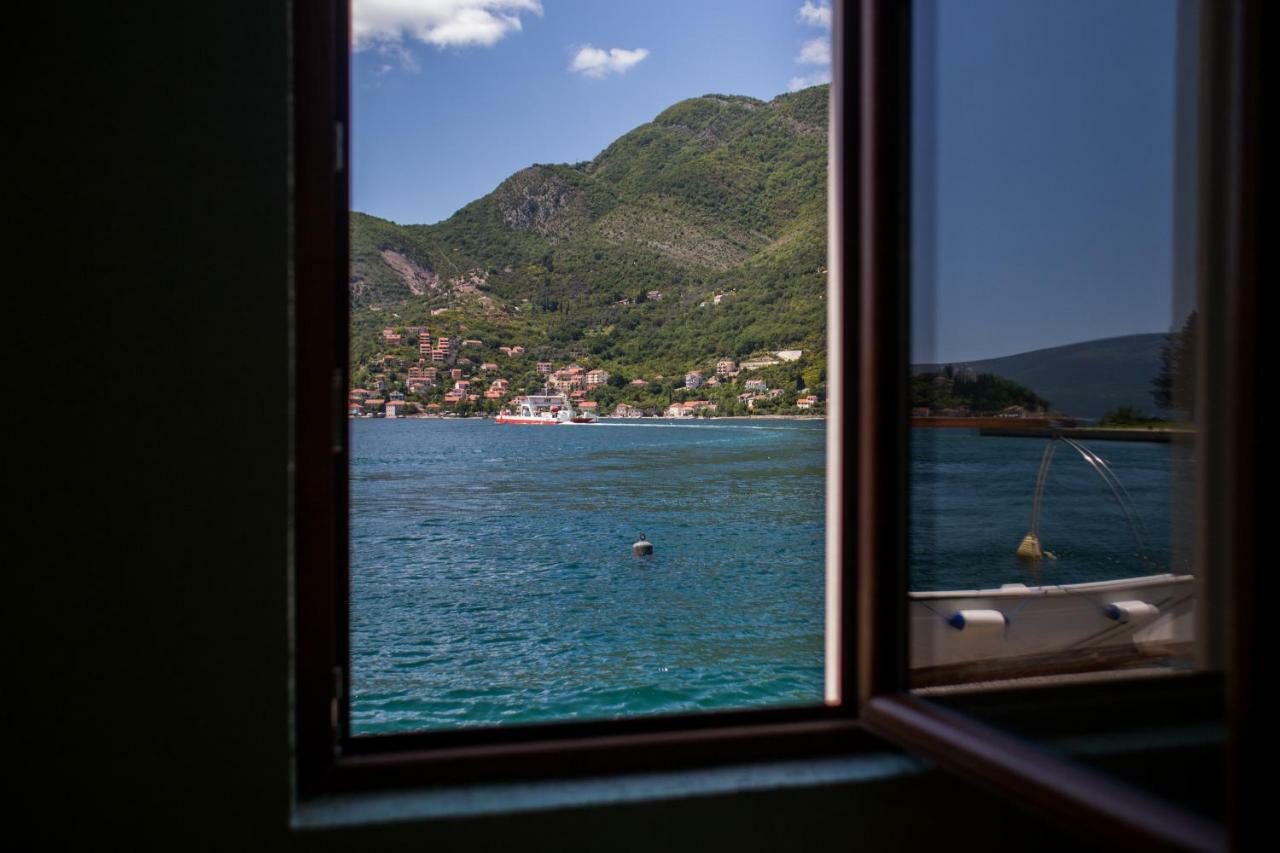 Romeo And Juliet Apartments Tivat Exterior foto
