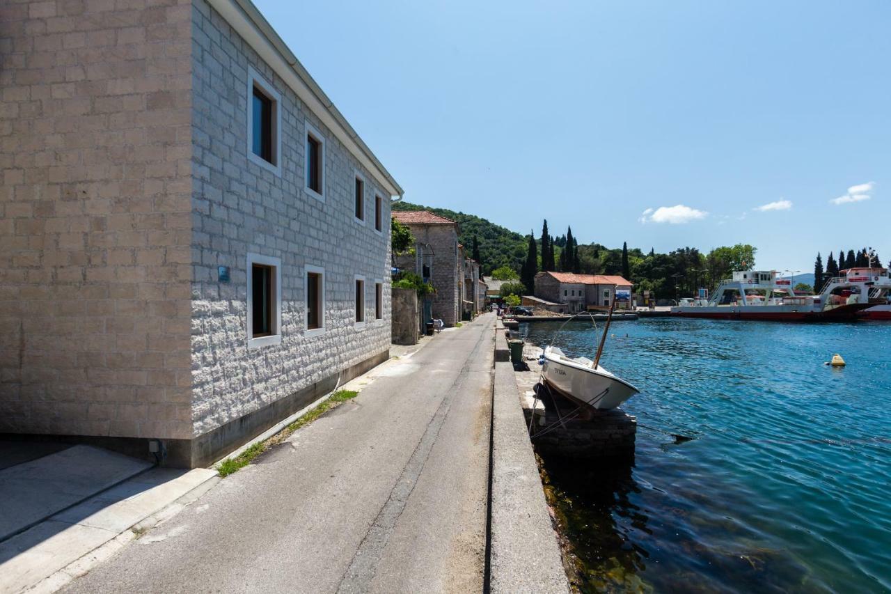 Romeo And Juliet Apartments Tivat Exterior foto