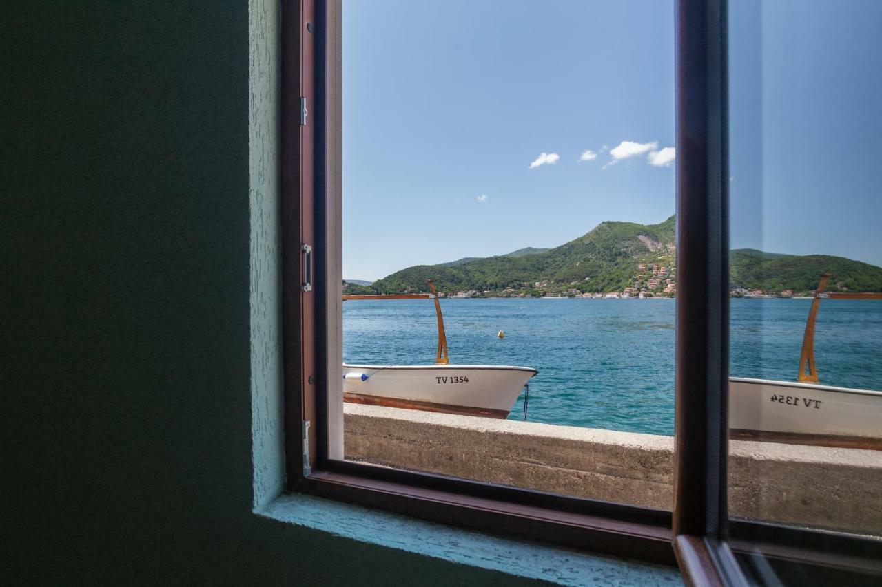 Romeo And Juliet Apartments Tivat Exterior foto