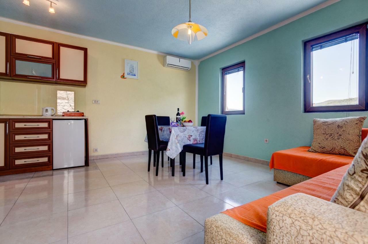 Romeo And Juliet Apartments Tivat Exterior foto