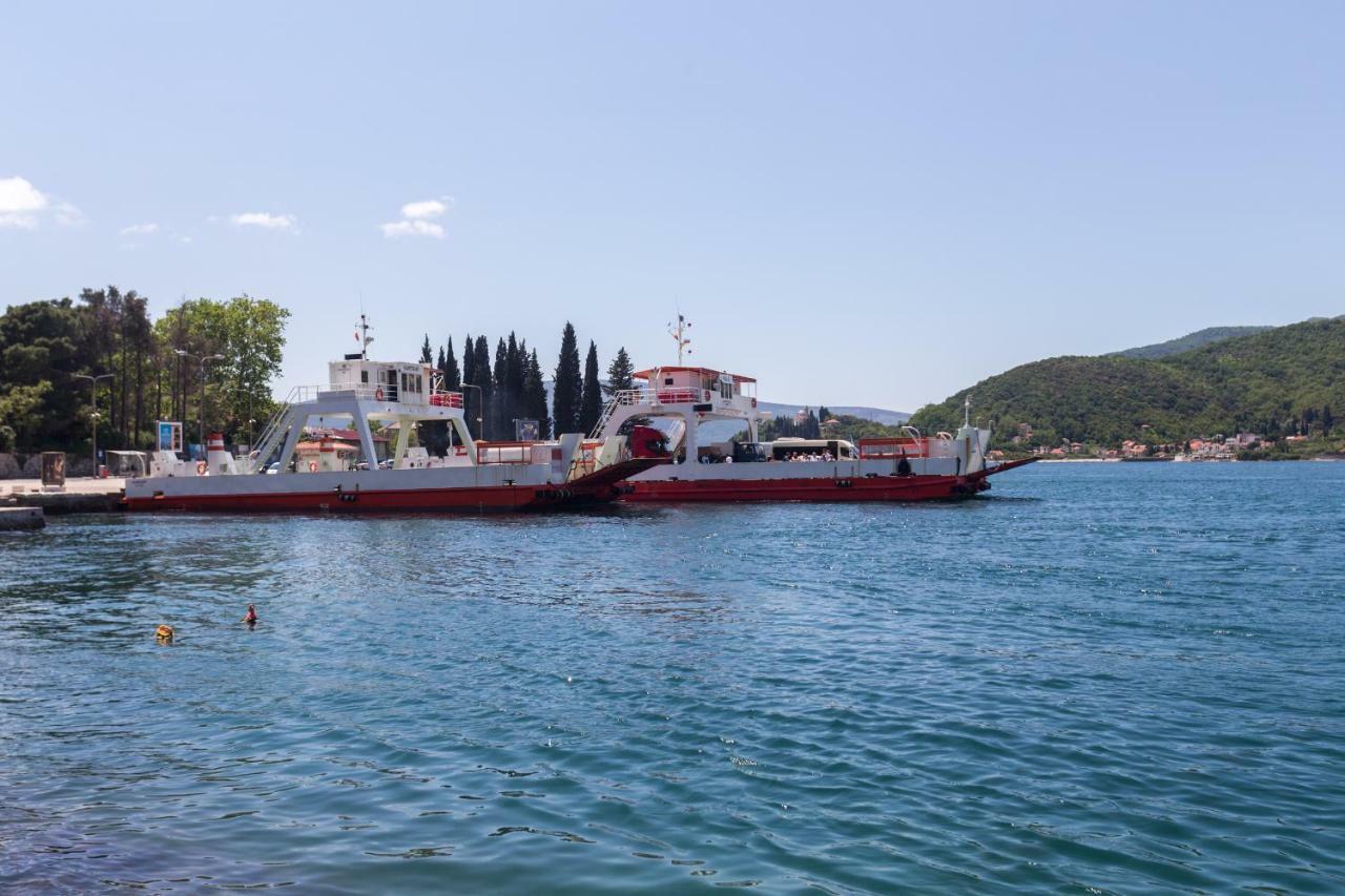 Romeo And Juliet Apartments Tivat Exterior foto